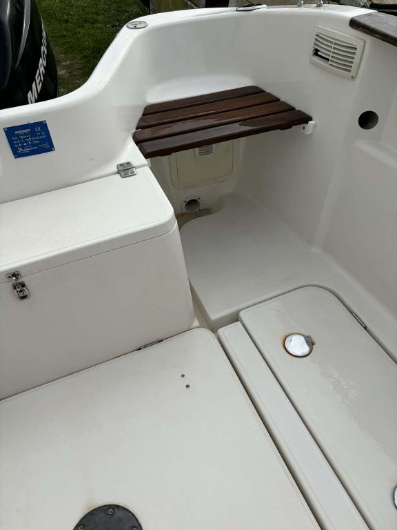 		QUICKSILVER 580 PILOTEHOUSE