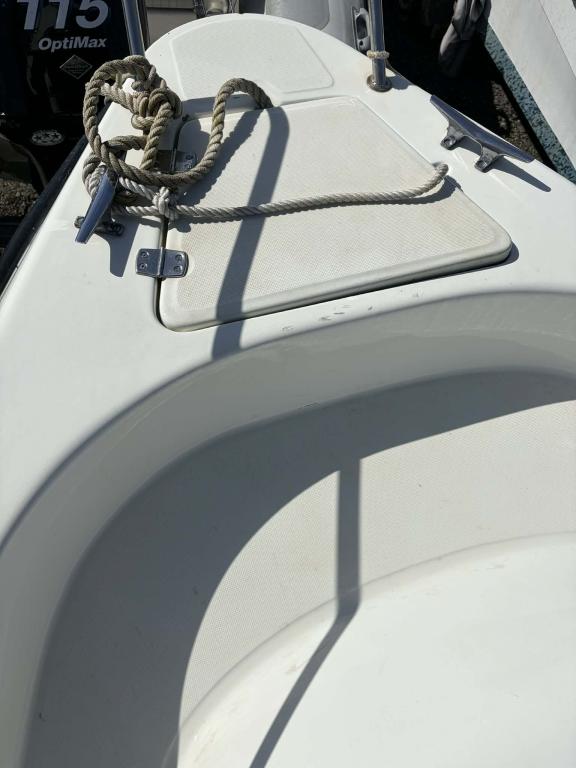 QUICKSILVER 640 CABINE