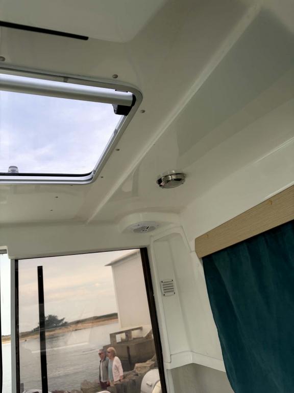 B2 Marine Cap Ferret 722T